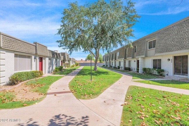 Building Photo - 4883 N Granite Reef Rd