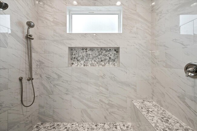 Building Photo - 602 Appia Dr