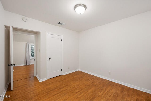 Building Photo - 900 E Glenoaks Blvd