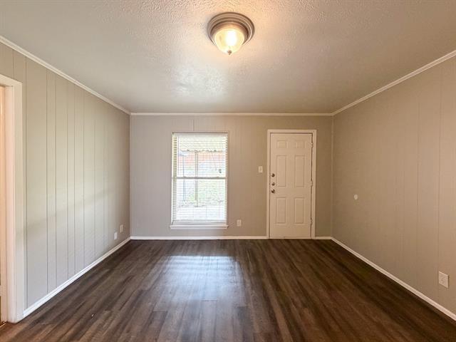 Building Photo - 304 Clary Dr