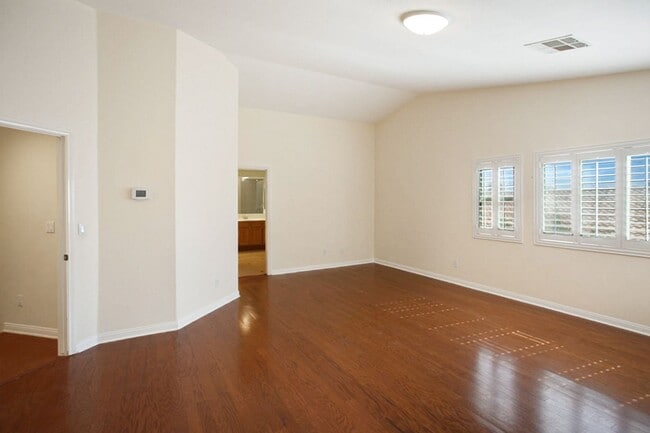 Building Photo - 2120 Waterbury Ln