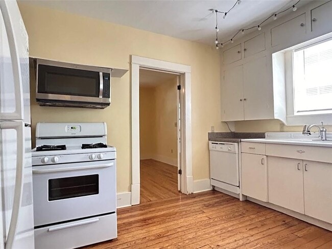 Building Photo - 1055 Pollard Ave