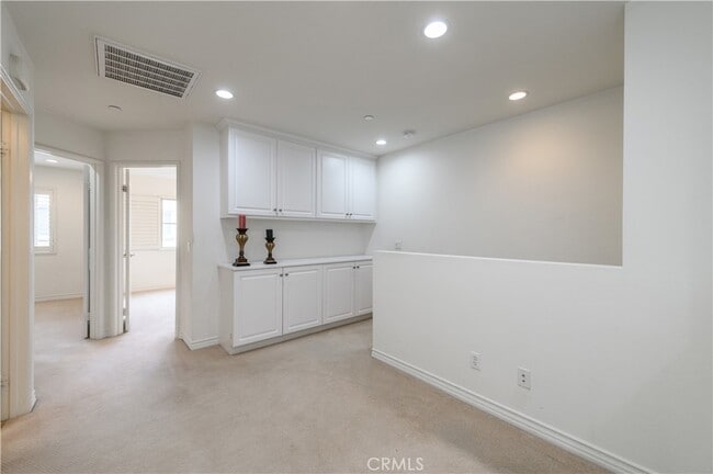 Building Photo - 31 Quartet-