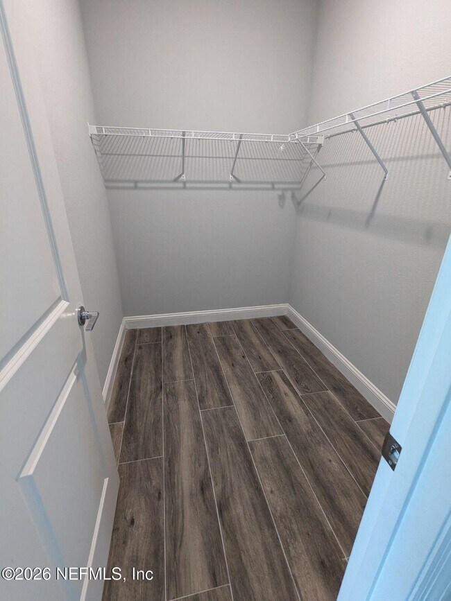 Building Photo - 229 Waterline Dr