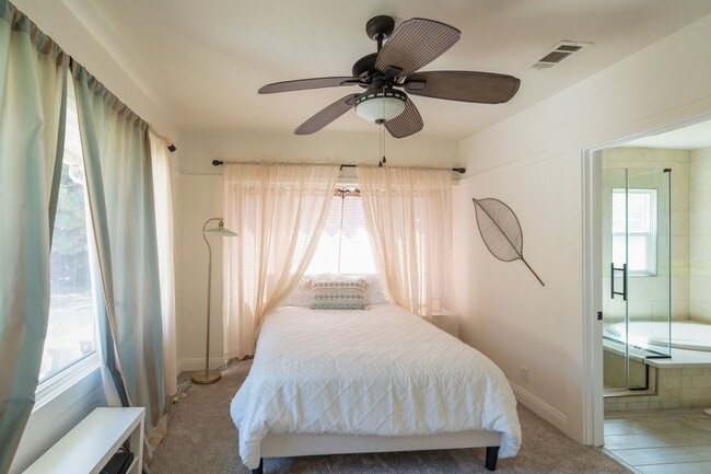 Building Photo - 6407 Dix St