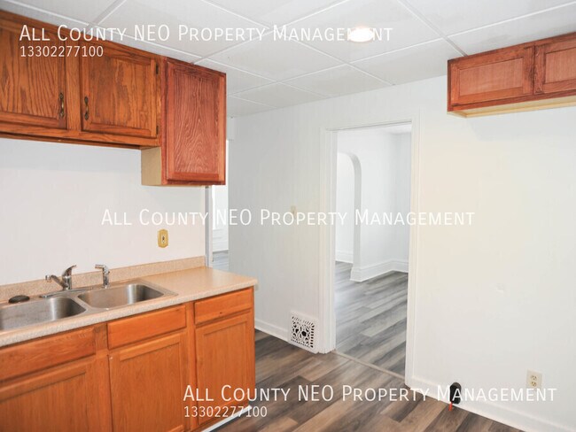 Building Photo - 1278 Girard St