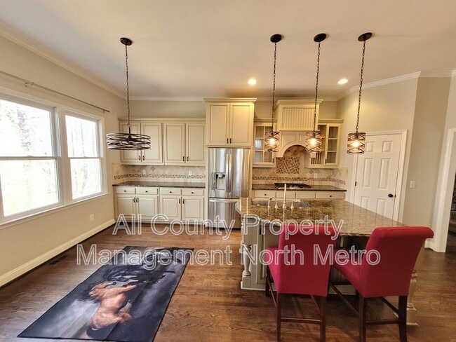 Building Photo - 6325 Hampton Highlands Dr