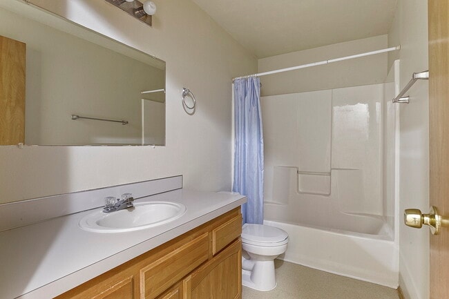 Building Photo - 6432 SE 63rd Ave