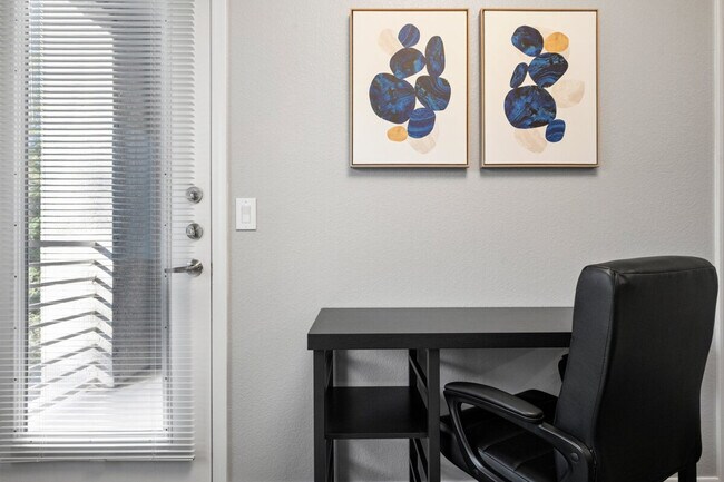 Building Photo - 14 W Villa Rita Dr