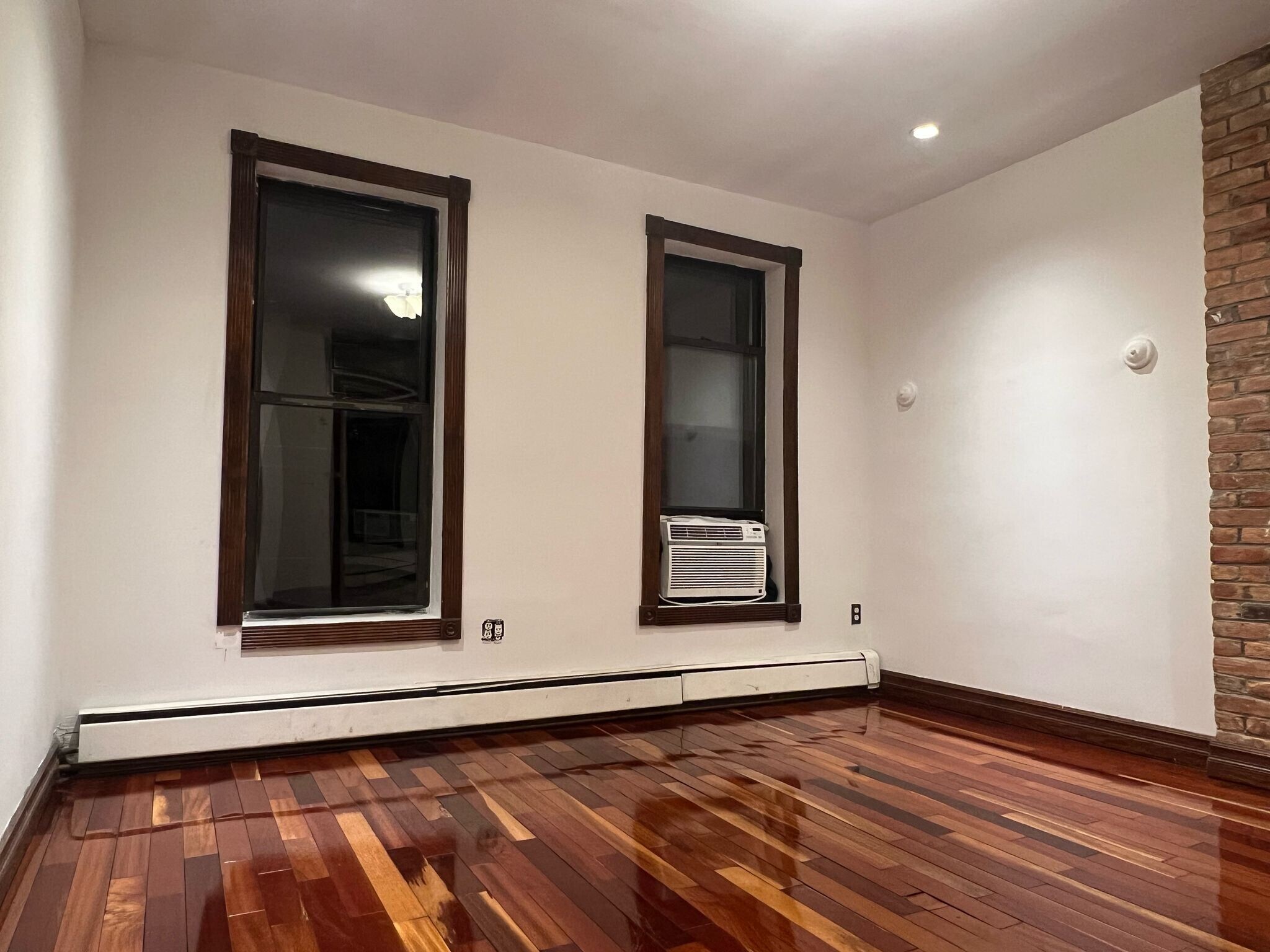 Building Photo - 933 Saint Marks Ave