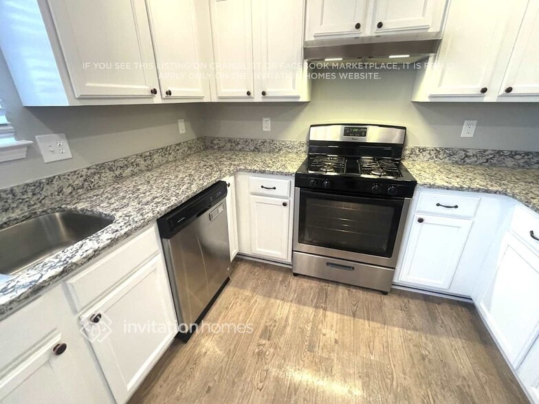 Building Photo - 4578 Grove Park Way NW