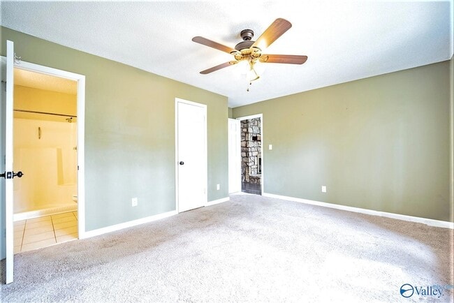 Building Photo - 710 Crestview Dr