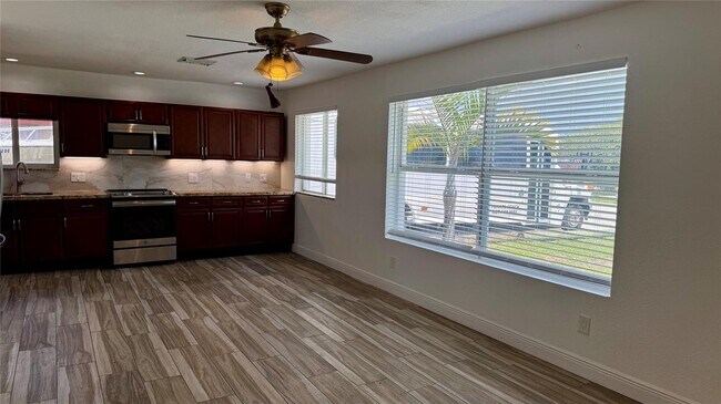 Building Photo - $2,950MONTHLY;3120 SW 35TH AVE WEST PARK, ...