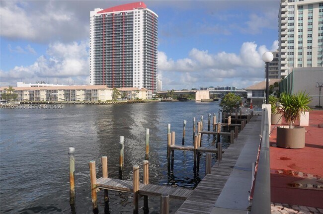 Building Photo - 1865 S Ocean Dr