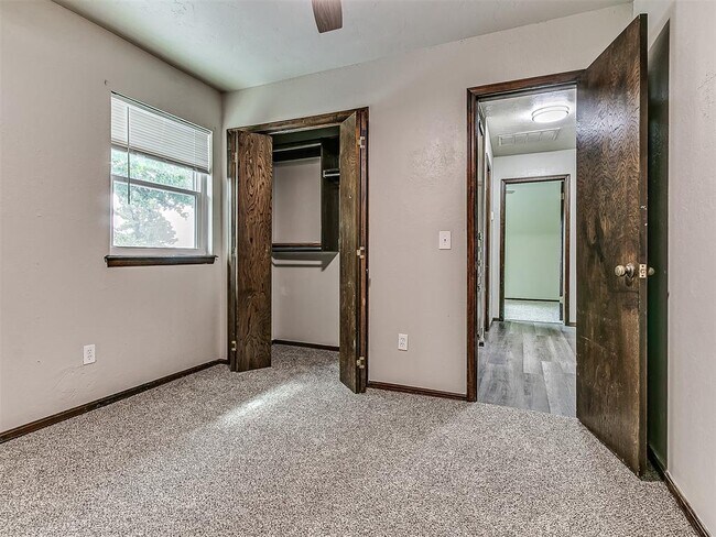 Building Photo - 1170 Mockingbird Cir