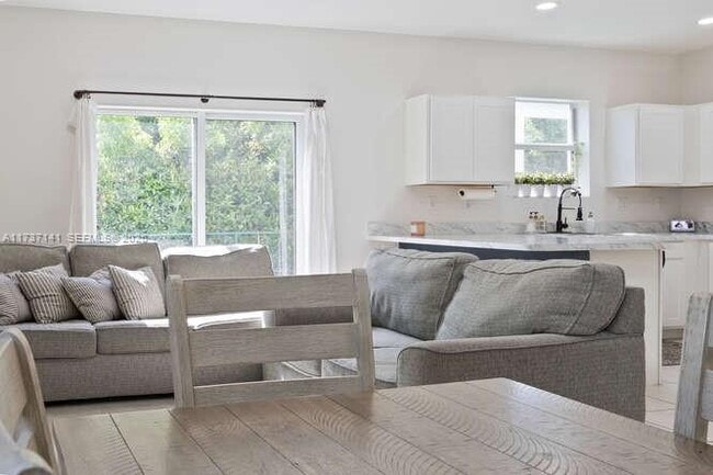 Building Photo - 1755 SE 9th Terrace