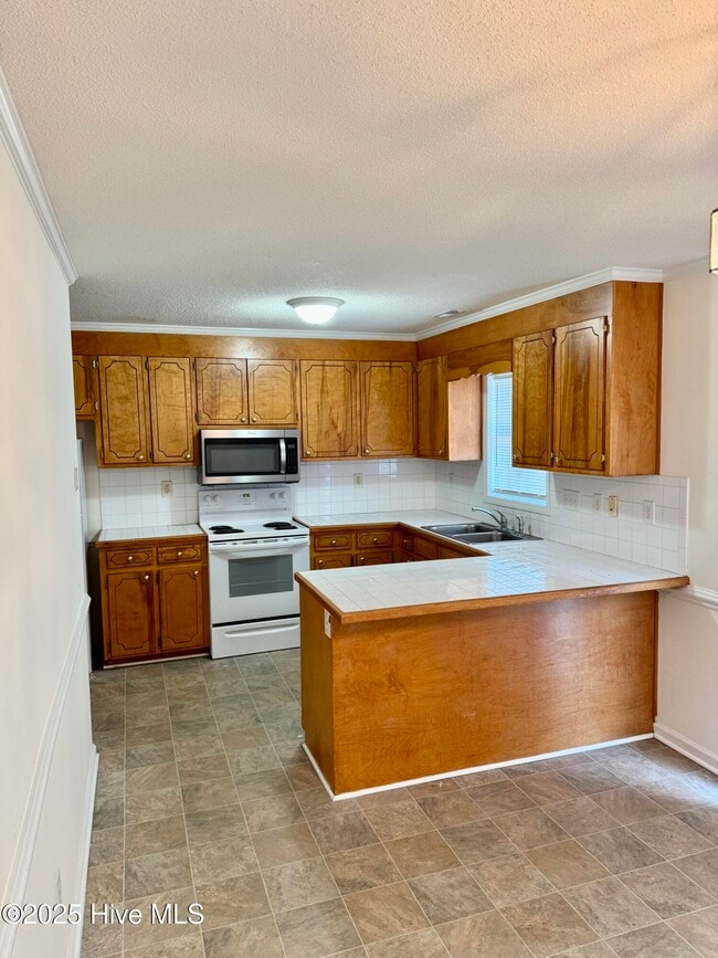 Building Photo - 3939 Sterling Pointe Dr