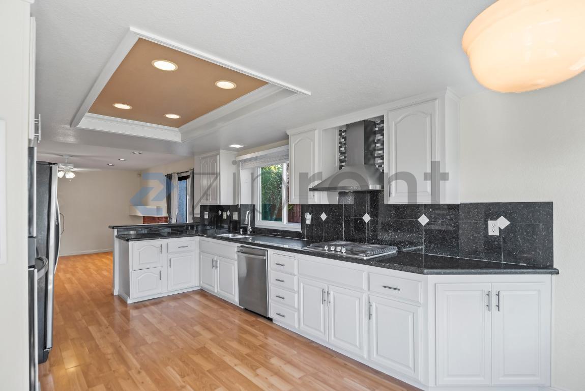 Building Photo - 2030 Laurel Canyon Ct