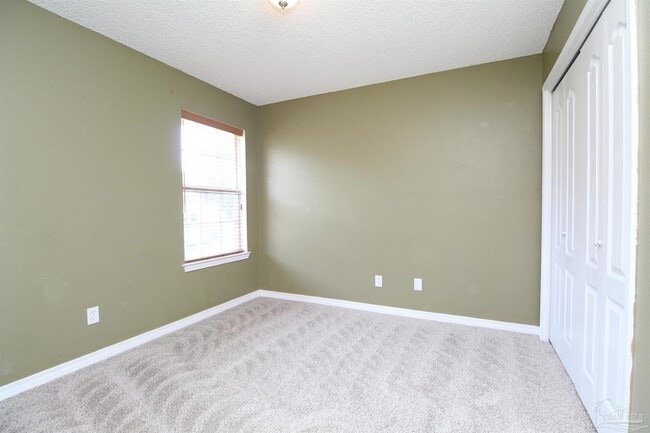 Building Photo - 6462 Sarasota St