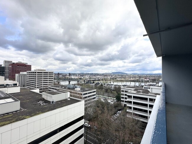 Building Photo - Newly Remodeled 1 bed 1 bath Condo in Down...