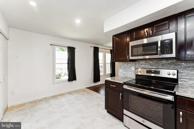 Building Photo - 12616 Wrightwood Ct