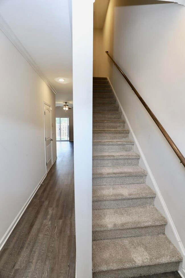 Building Photo - 2943 Old Field Rd