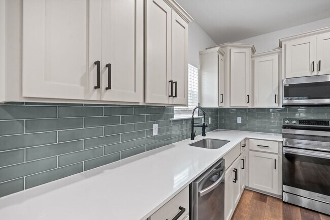 Building Photo - 145 Waters Cir
