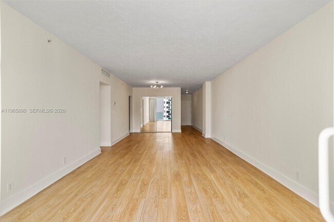 Building Photo - 3000 S Ocean Dr