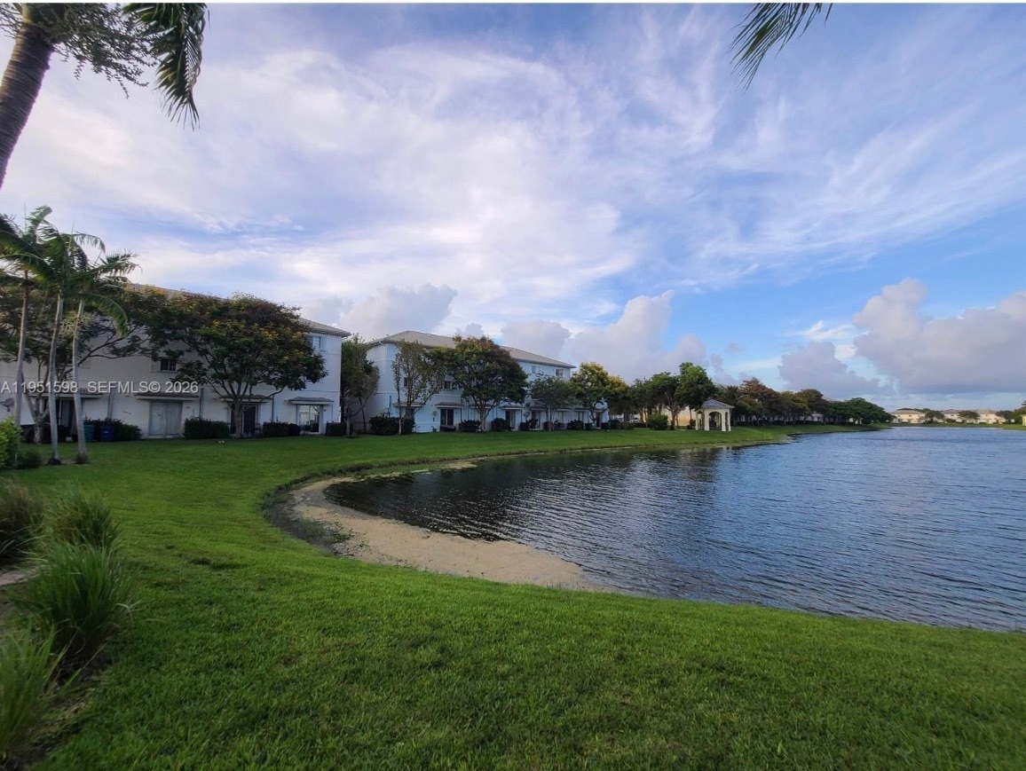 Building Photo - 3601 NW 14th Ct