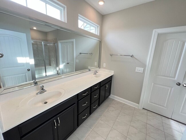 Building Photo - Spacious 3 bedroom townhome in Brier Creek