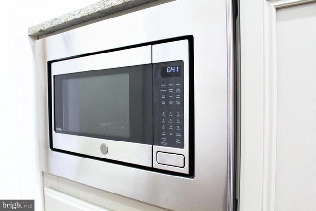 Building Photo - 23017 Sullivans Cove Sq