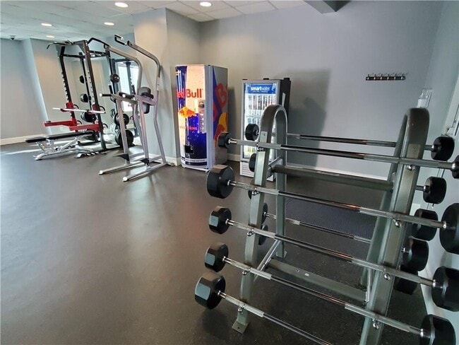 Building Photo - 943 Peachtree St NE