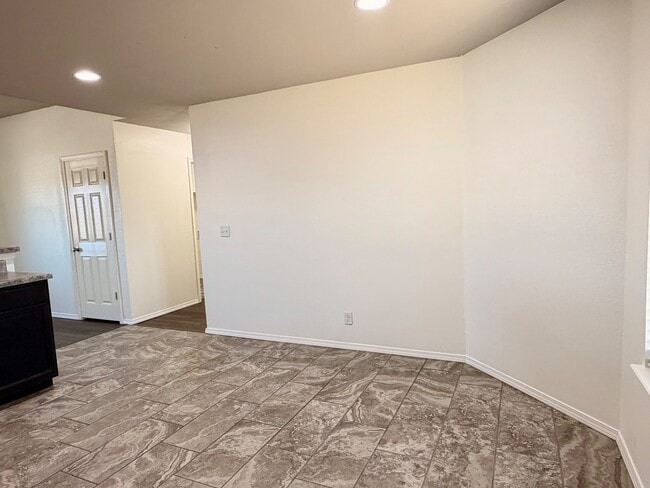 Building Photo - 6040 East 147th Pl S