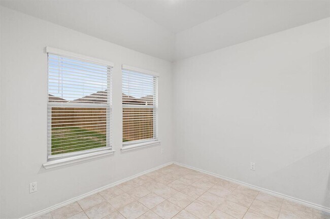 Building Photo - 112 Ragnar Dr