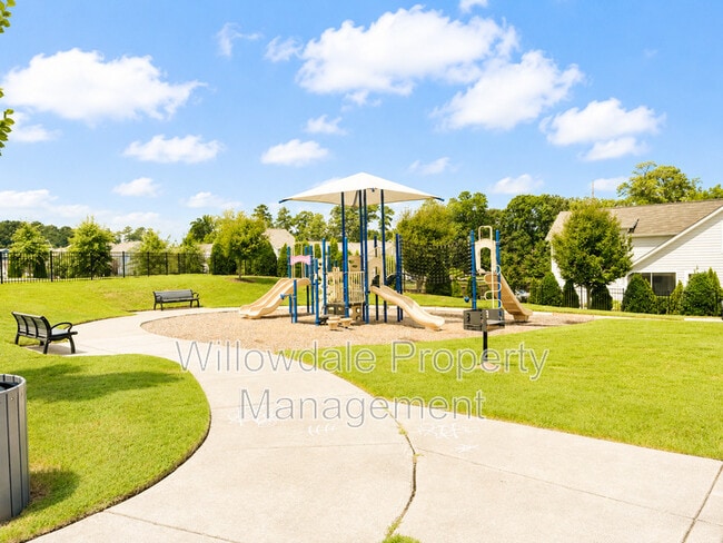 Building Photo - 208 Daisy Grove Ln