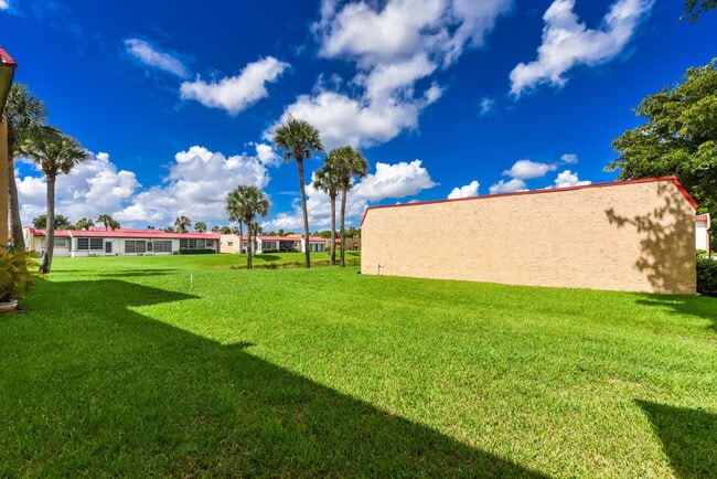 Building Photo - 166 Lake Carol Dr