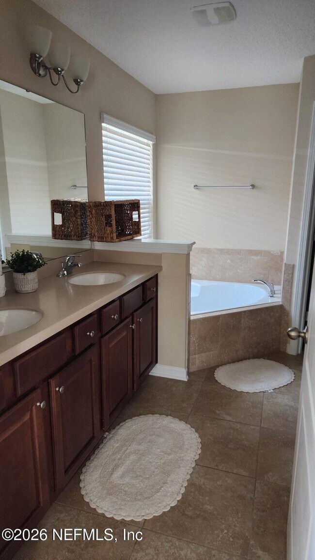 Building Photo - 2654 Salt Lake Dr