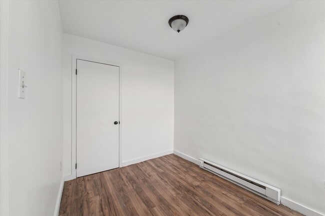 Building Photo - 2 Bedroom House North Philly