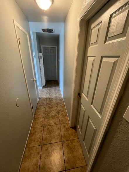 Building Photo - 511 Utah St SE