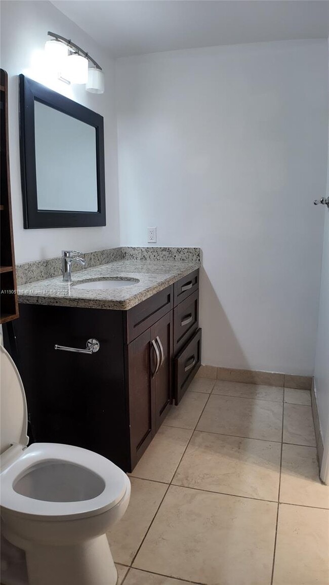 Building Photo - 3326 Farragut St