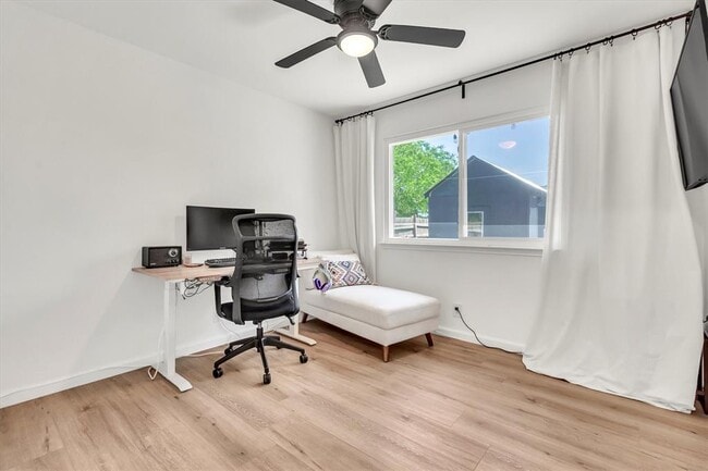 Building Photo - 206 Quail Cir