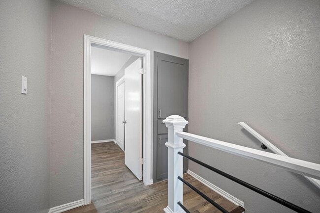 Building Photo - Diamond Villas