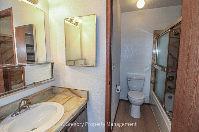 Building Photo - 12621 NE 130th Way