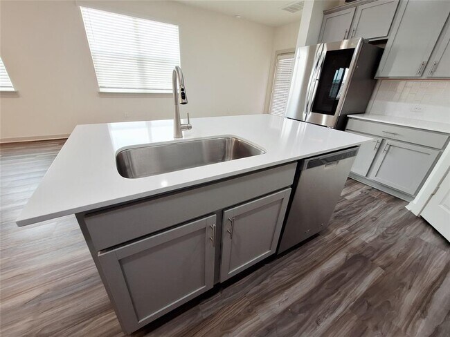 Building Photo - 7700 Linnie Ln