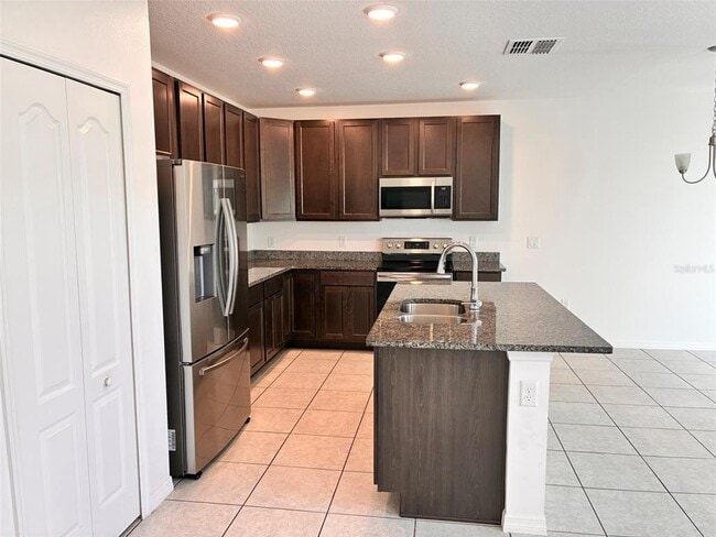 Building Photo - 170 E Fiesta Key Loop