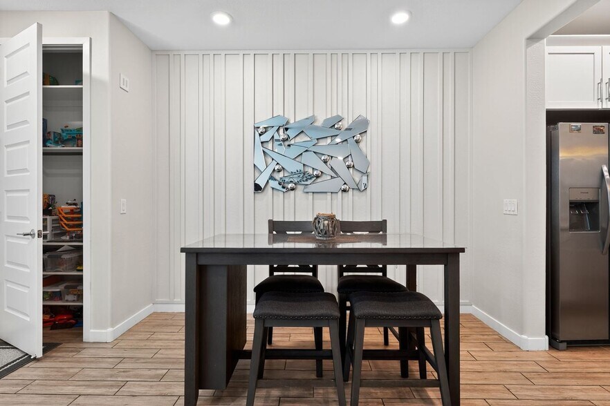Building Photo - 4077 S Sabrina Dr