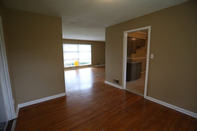 Building Photo - 2816 8th St NE