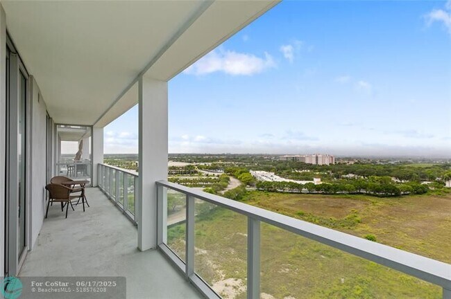 Building Photo - 2000 Metropica Wy