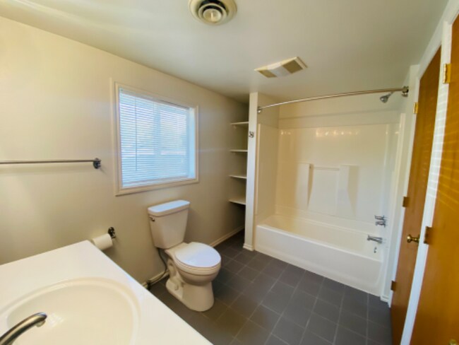 Building Photo - 733 Key City Dr