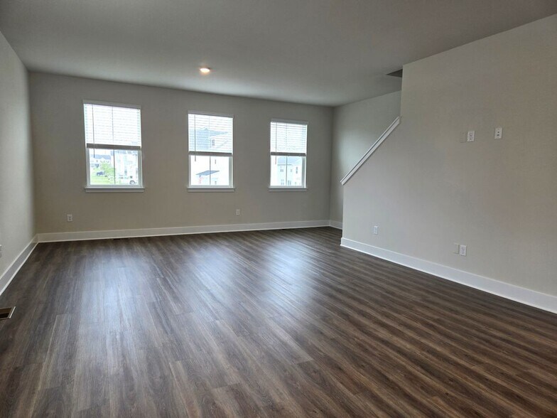 Building Photo - 117 Lakota St